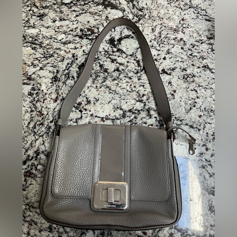 Michael kors grey shoulder bag.